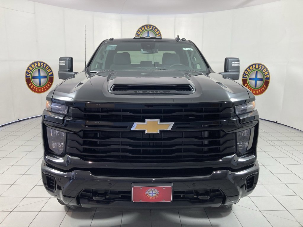 2025 Chevrolet Silverado 2500HD Custom photo 15