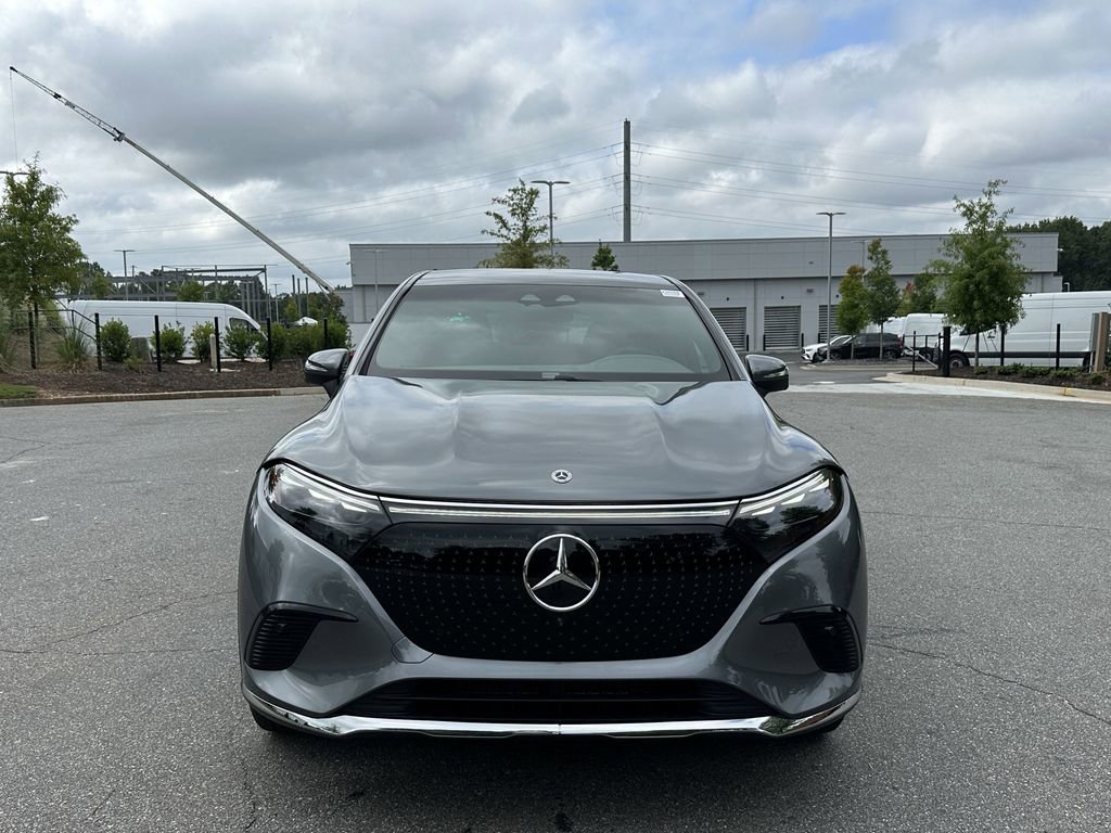 2026 Mercedes Benz EQS SUV 450 4MATIC photo 3