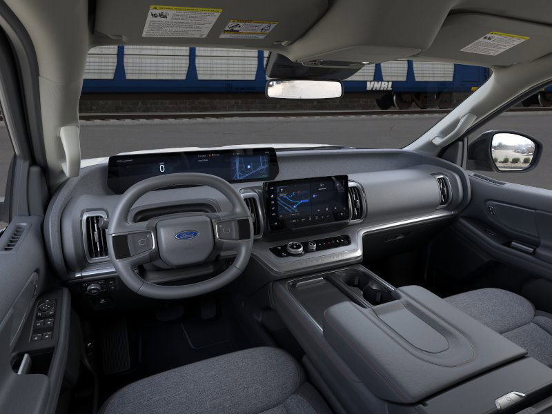 2025 Ford Expedition photo 9