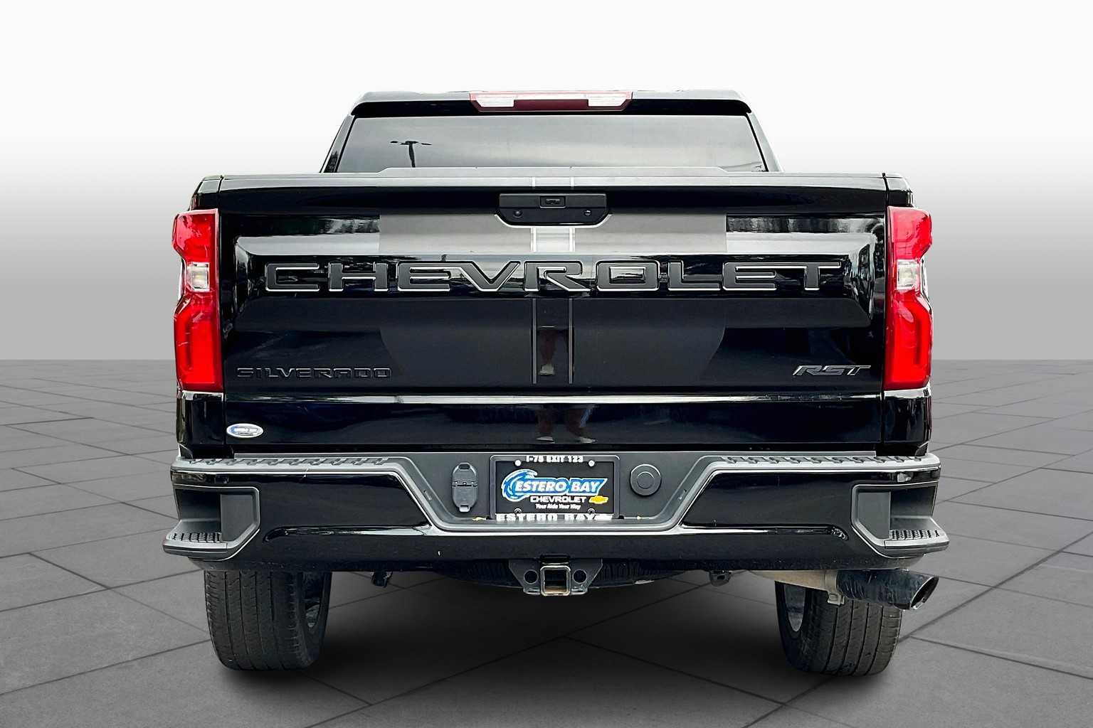 2021 Chevrolet Silverado 1500 RST photo 4