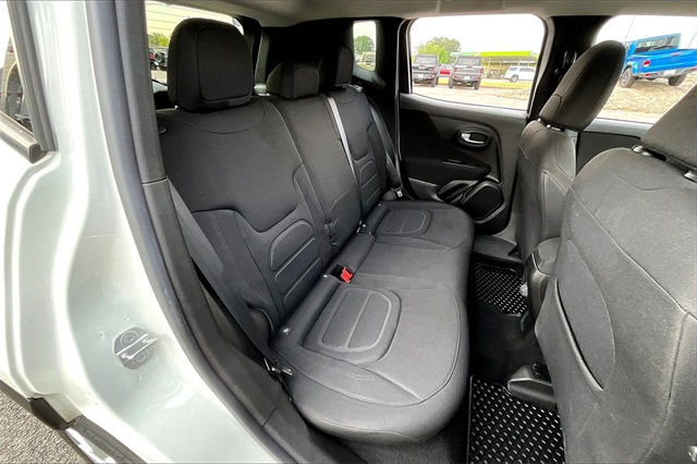 2020 Jeep Renegade Latitude photo 21