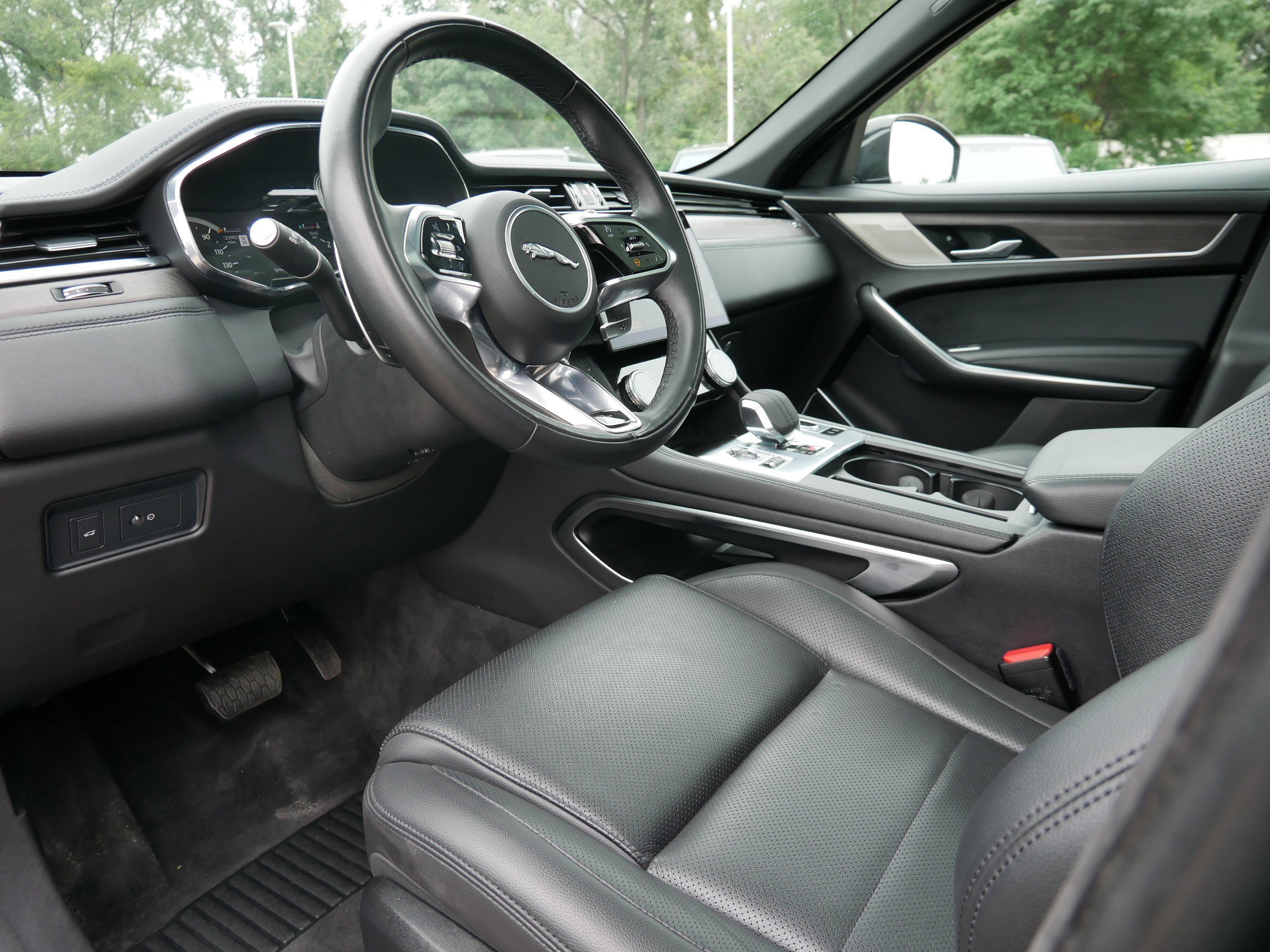 2023 Jaguar F-PACE P250 S photo 13