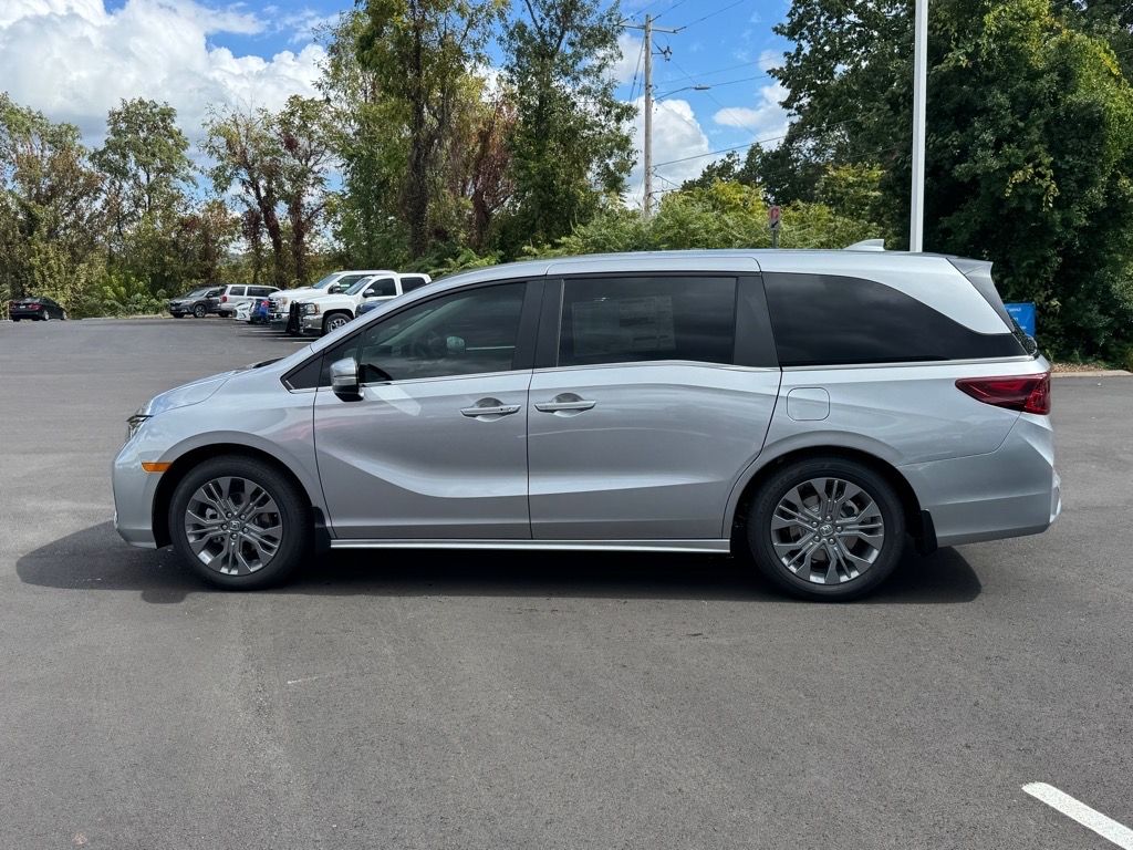 2026 Honda Odyssey Touring photo 2