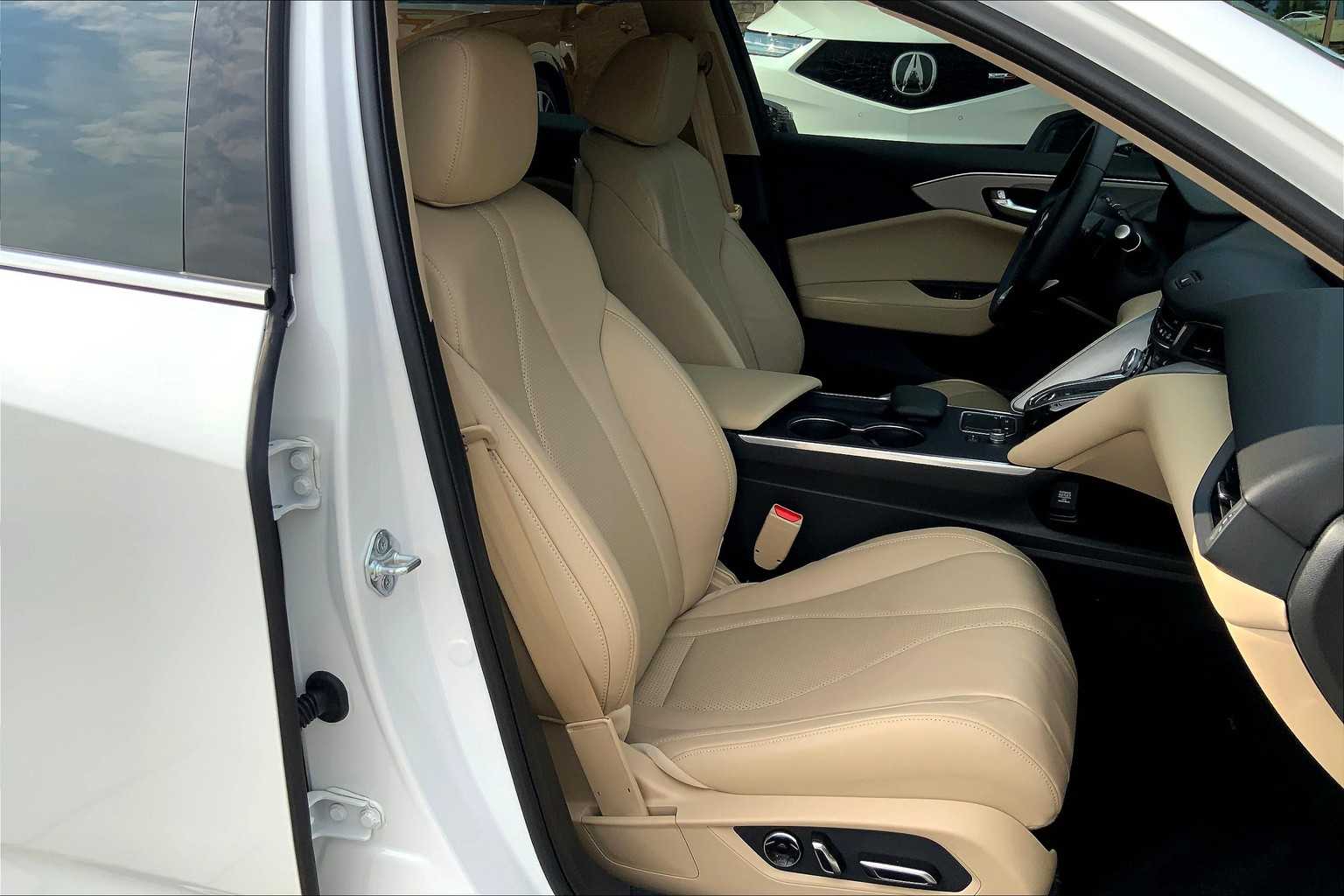 2025 Acura TLX Technology photo 8