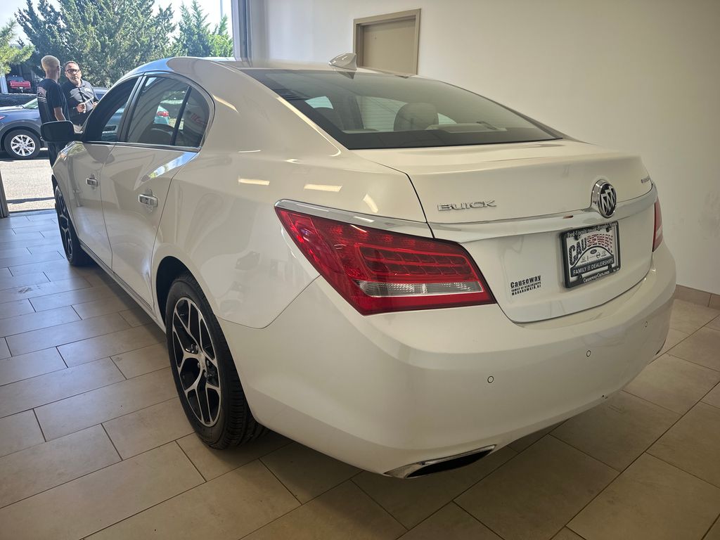 2016 Buick LaCrosse Sport Touring photo 4