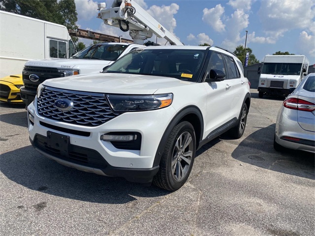 2020 Ford Explorer Platinum photo 3