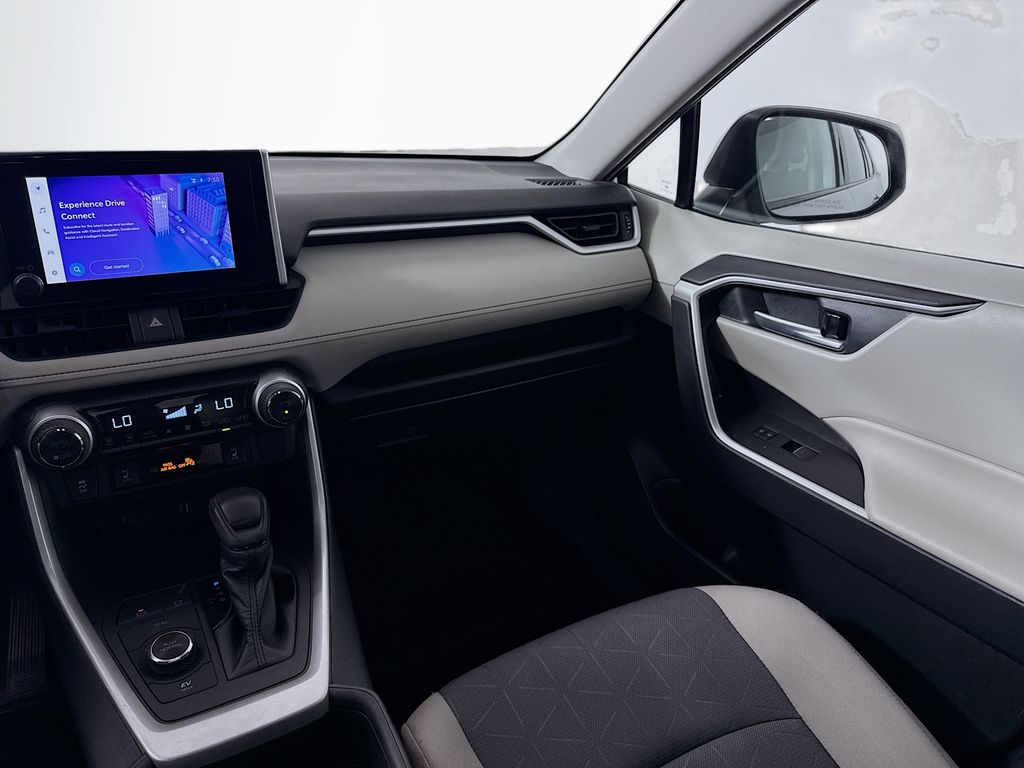 2023 Toyota RAV4 Hybrid XLE photo 20