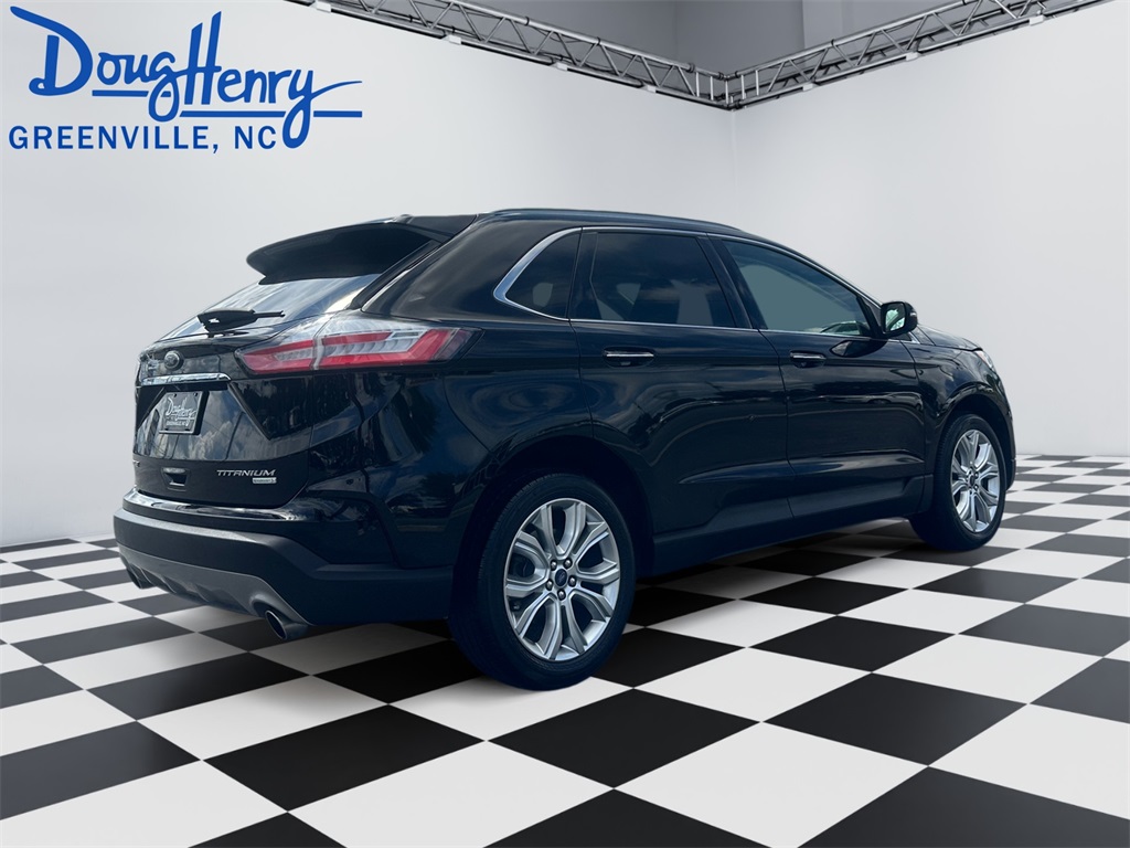 2020 Ford Edge Titanium photo 4