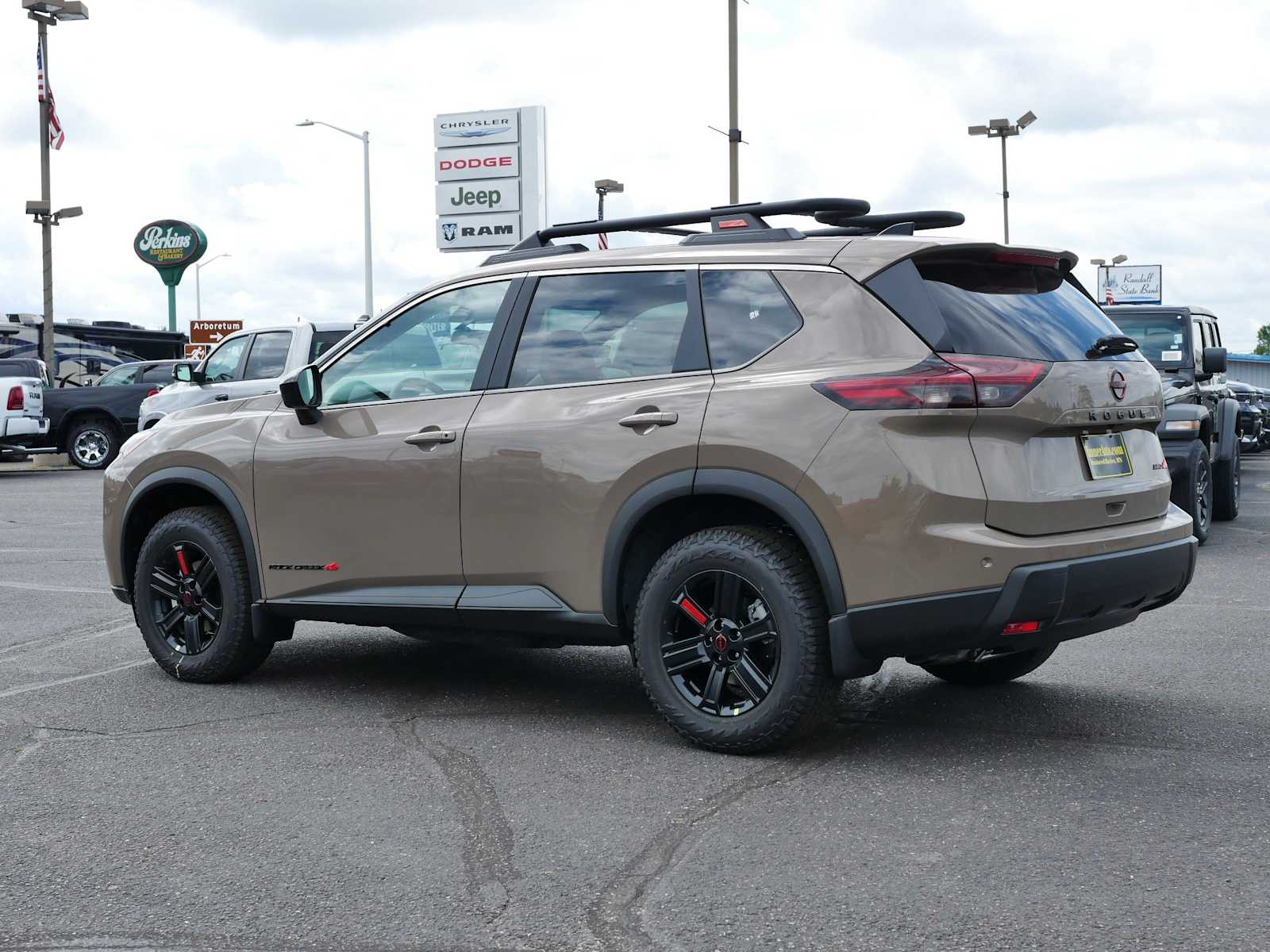 2026 Nissan Rogue SV photo 5