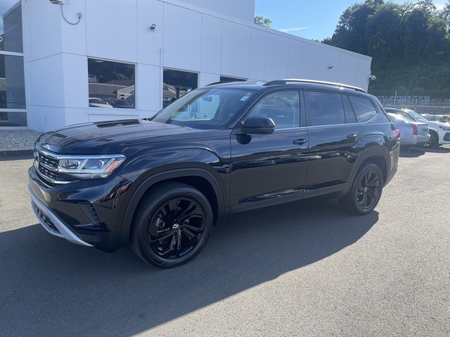 2022 Volkswagen Atlas V6 SE Technology photo 2