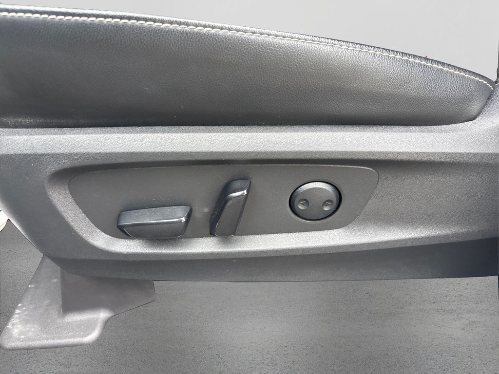 2022 Nissan Pathfinder SL photo 30