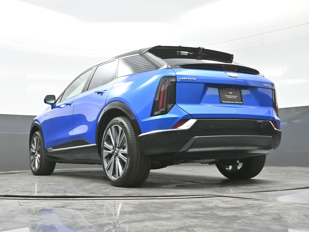 2025 Cadillac Optiq Luxury photo 11