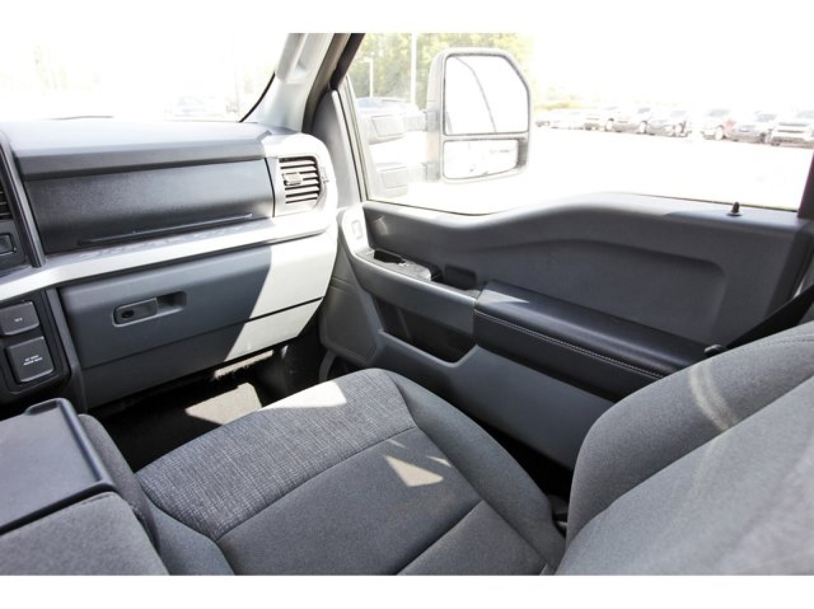 2024 Ford Super Duty F-350 DRW XLT - 11