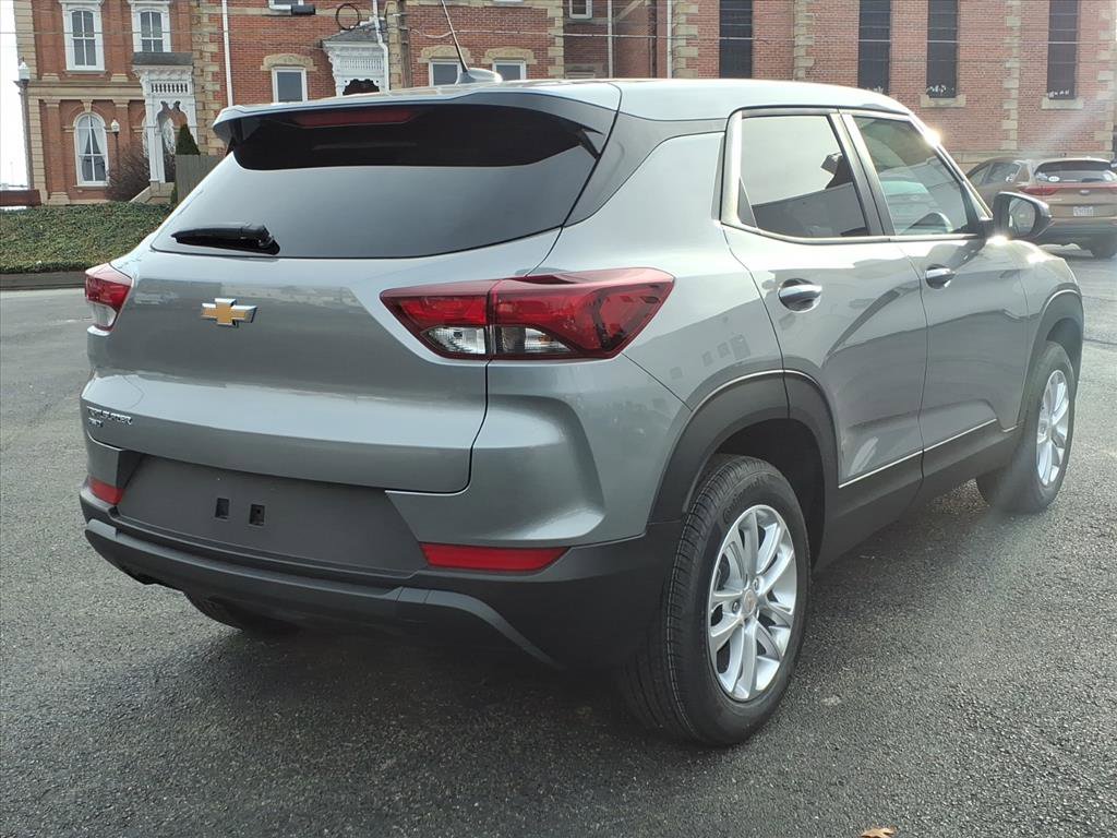 2026 Chevrolet Trailblazer LS photo 3