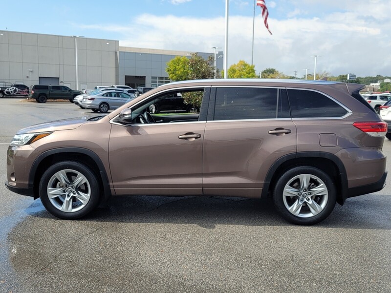 2019 Toyota Highlander Limited photo 4