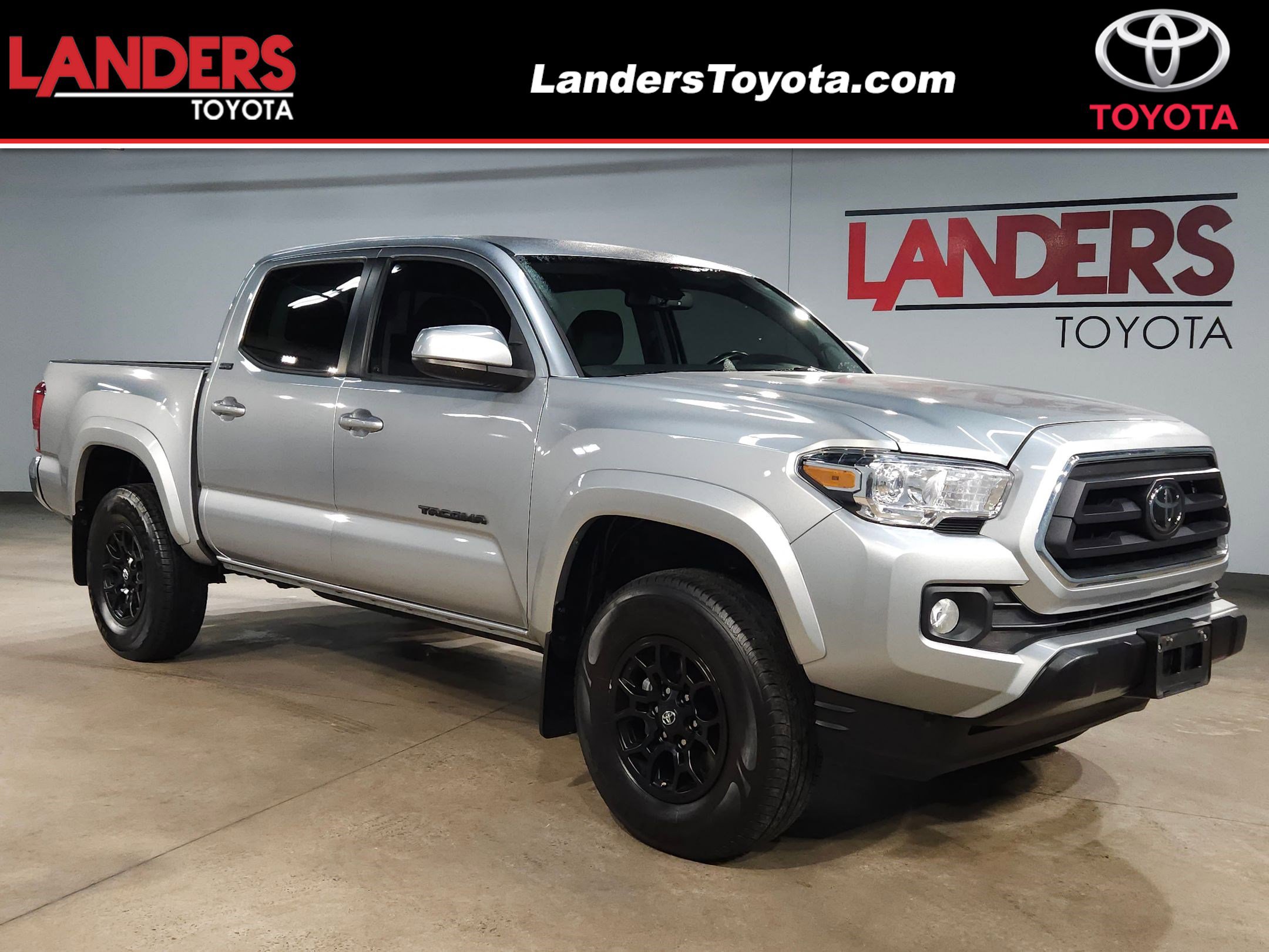 2022 Toyota Tacoma SR5's photo