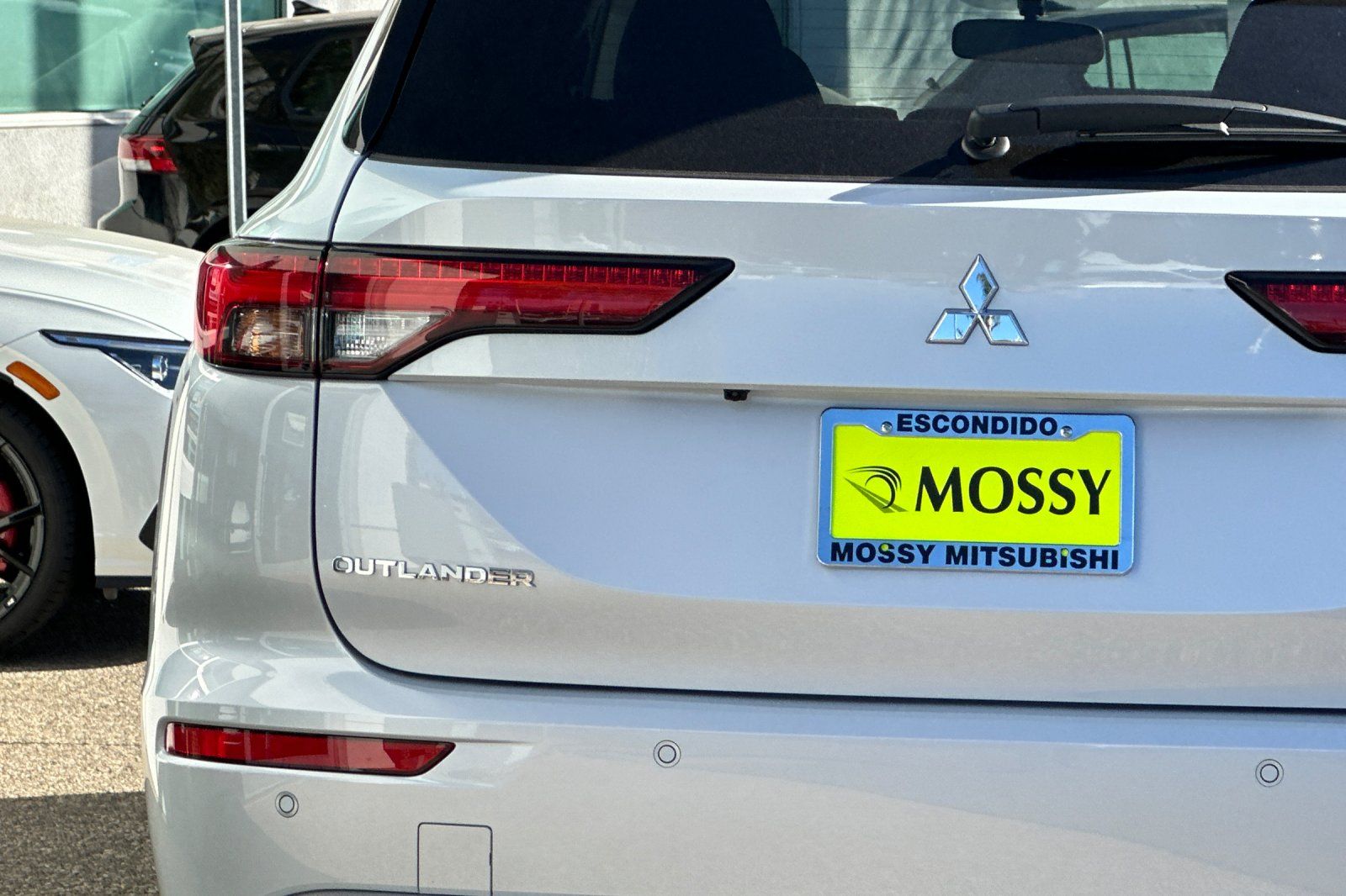 2025 Mitsubishi Outlander PHEV SE photo 25