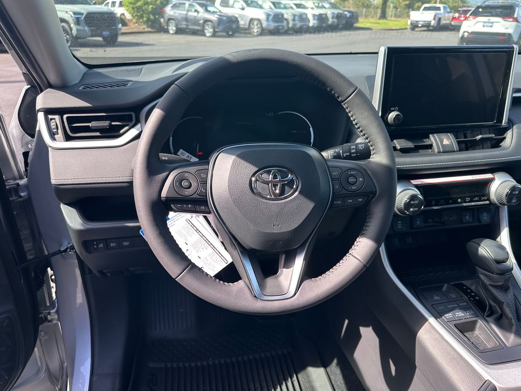 2025 Toyota RAV4 XLE photo 19