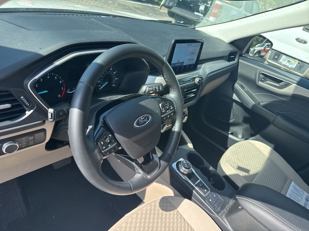 2022 Ford Escape SE photo 8