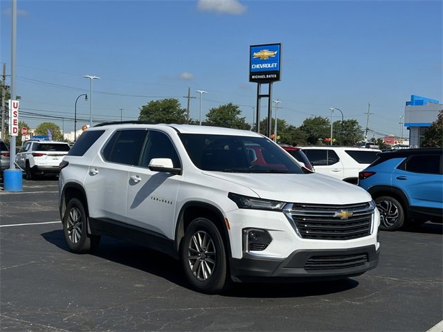 2023 Chevrolet Traverse Cloth photo 2