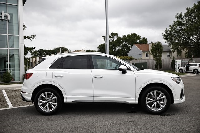 2023 Audi Q3 Premium S line photo 2
