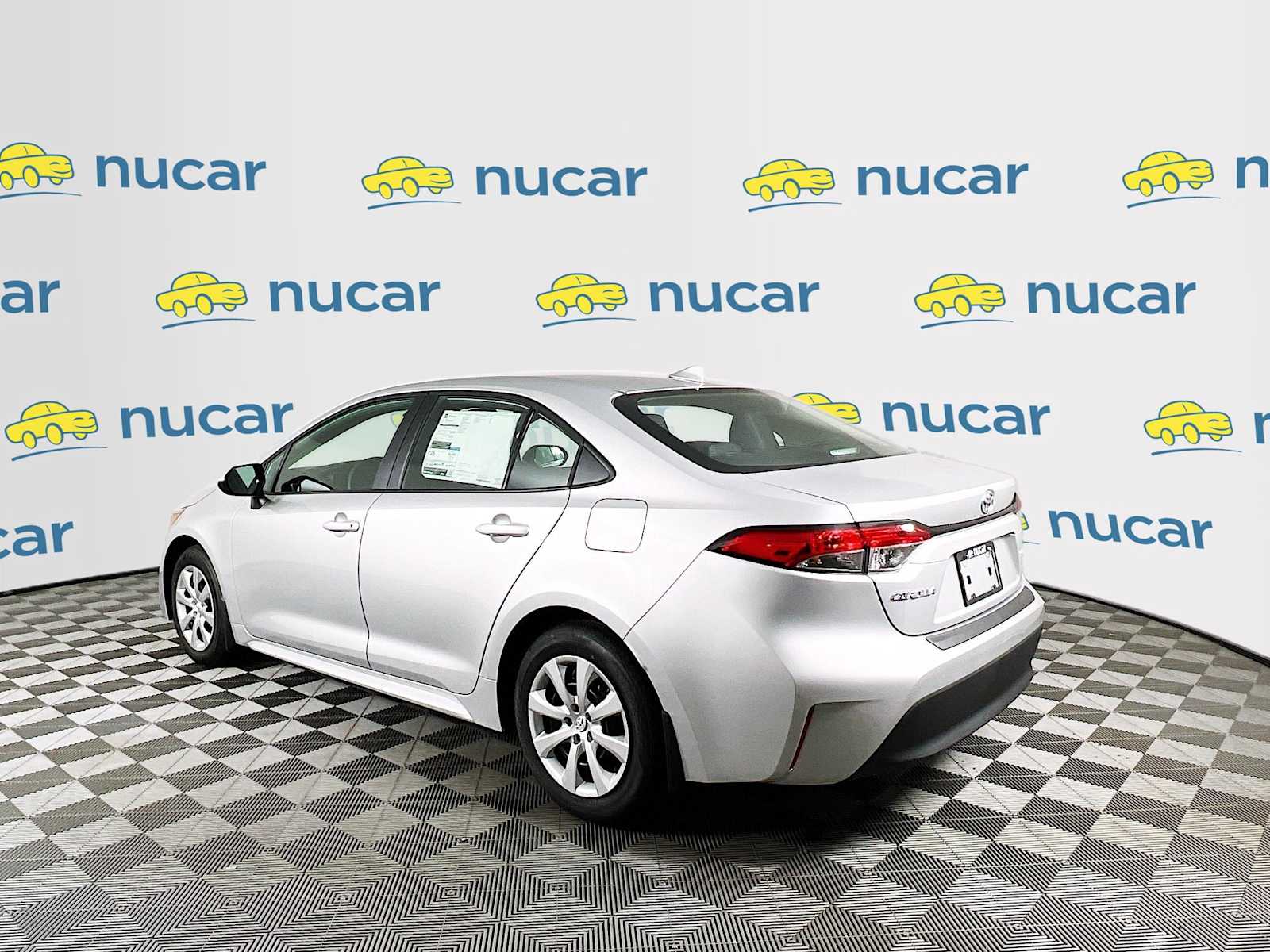2025 Toyota Corolla LE photo 3