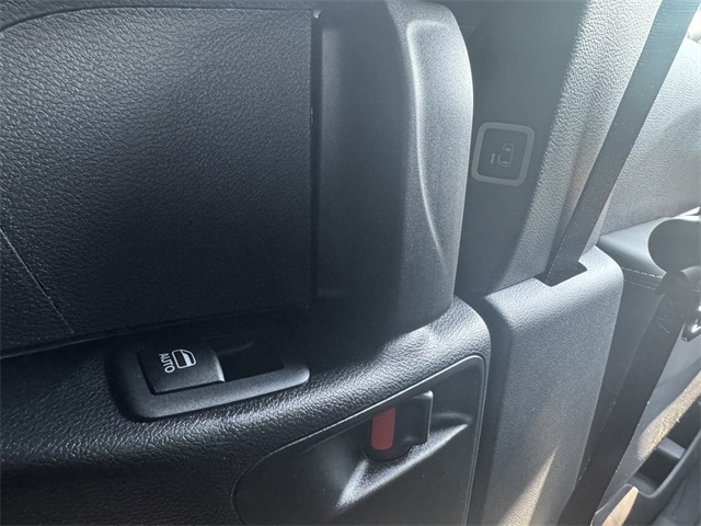 2026 Chrysler Pacifica photo 16