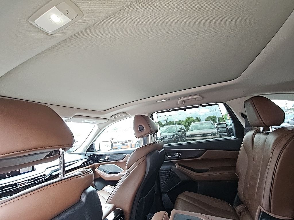 2023 Acura MDX SH-AWD Advance photo 15