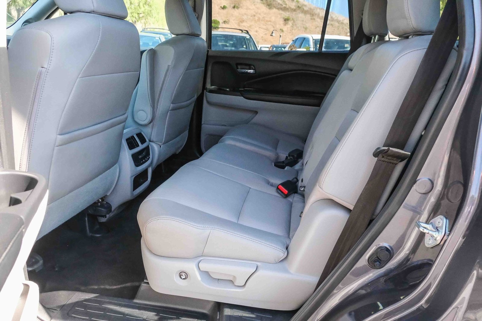 2017 Honda Pilot EX-L photo 18