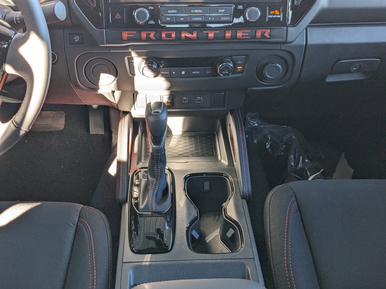 2025 Nissan Frontier Crew Cab PRO-X photo 13