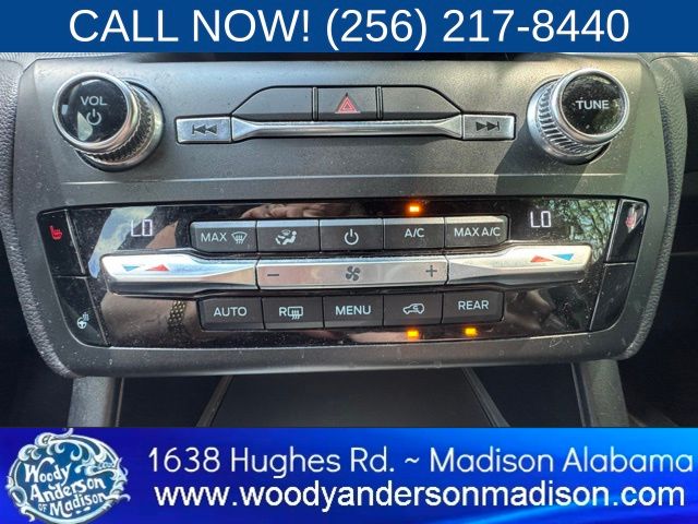 2020 Ford Explorer XLT photo 8
