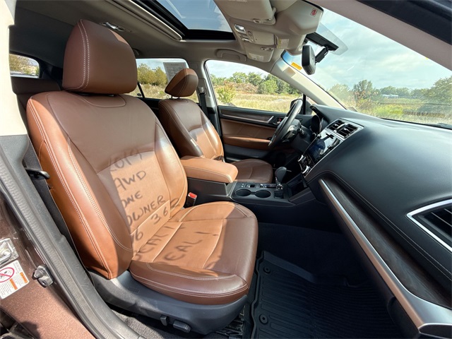 2019 Subaru Outback 3.6R Touring photo 22