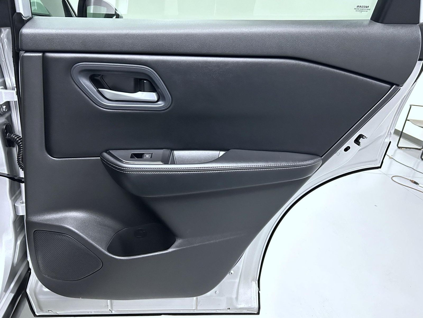 2024 Nissan Rogue SV photo 14