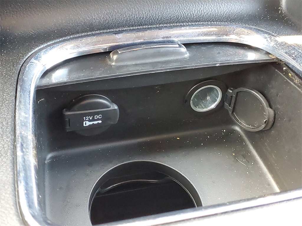 2013 Dodge Grand Caravan R/T photo 21