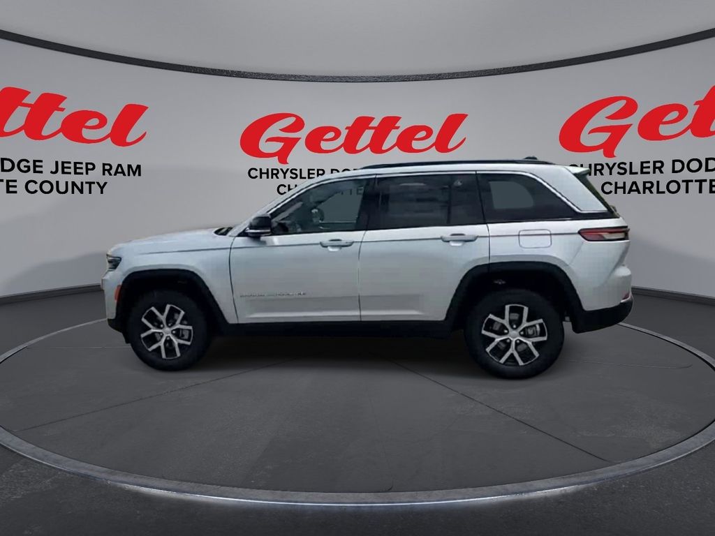 2025 Jeep Grand Cherokee Limited photo 3