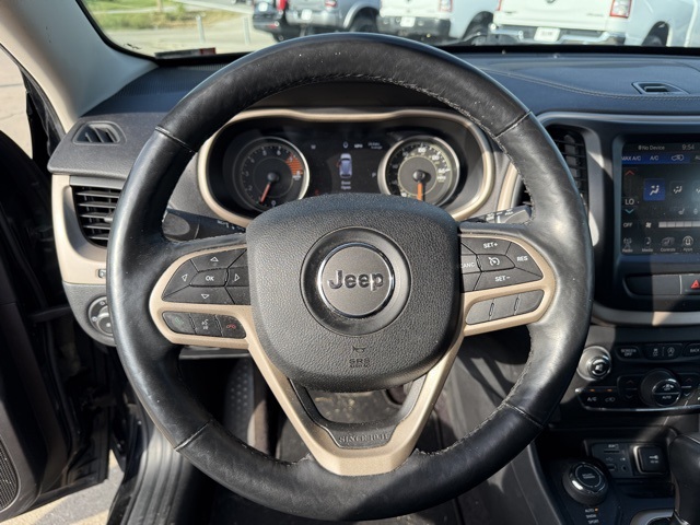 2017 Jeep Cherokee Limited photo 11