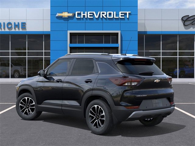 2026 Chevrolet Trailblazer LT photo 2