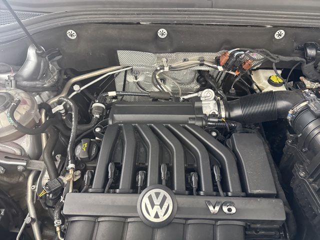 2023 Volkswagen Atlas Cross Sport V6 SE Technology photo 16