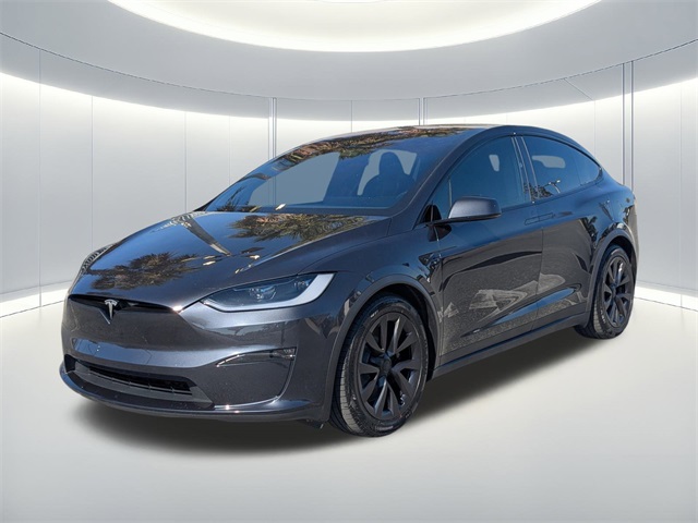 2024 Tesla Model X Long Range's photo