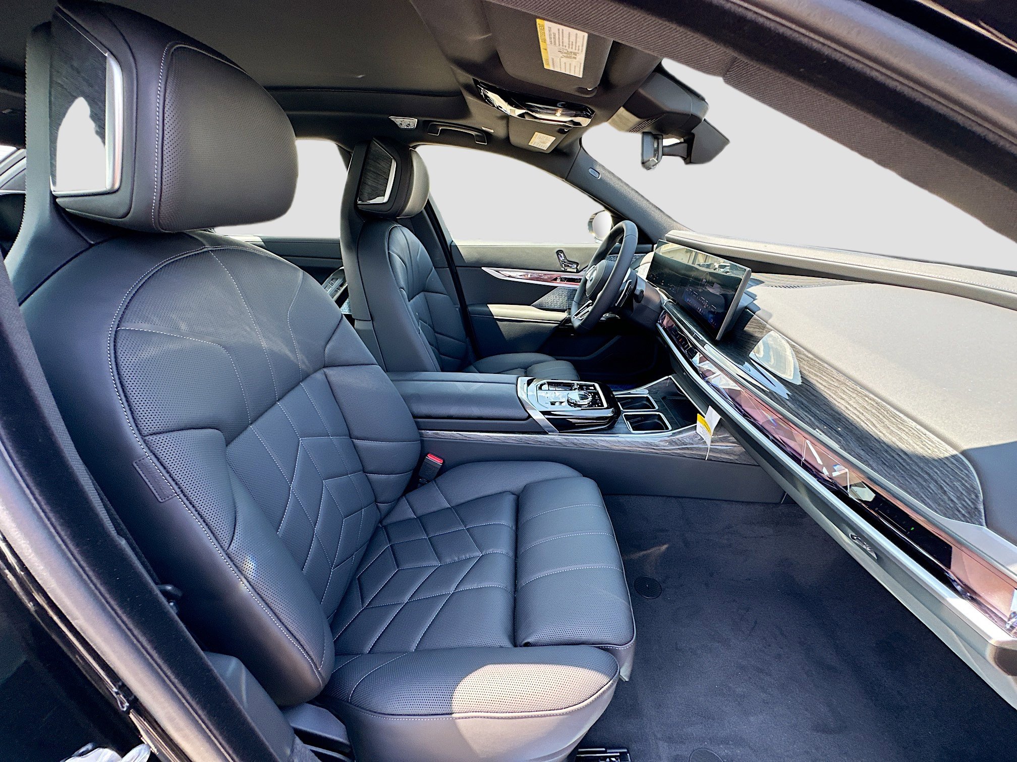 2025 Bmw 750e photo 23