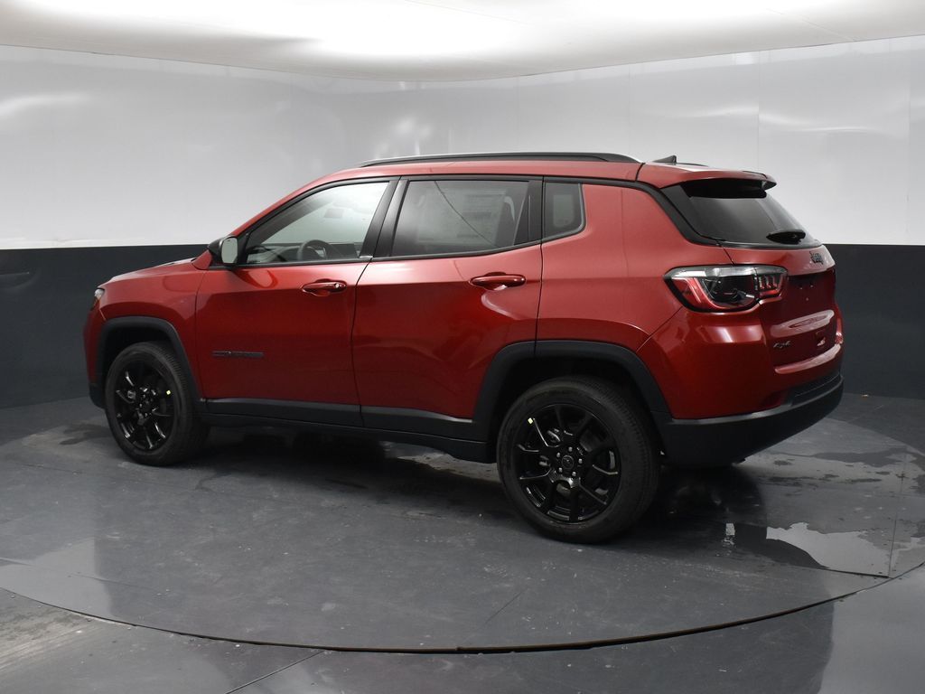 2025 Jeep Compass Latitude photo 4