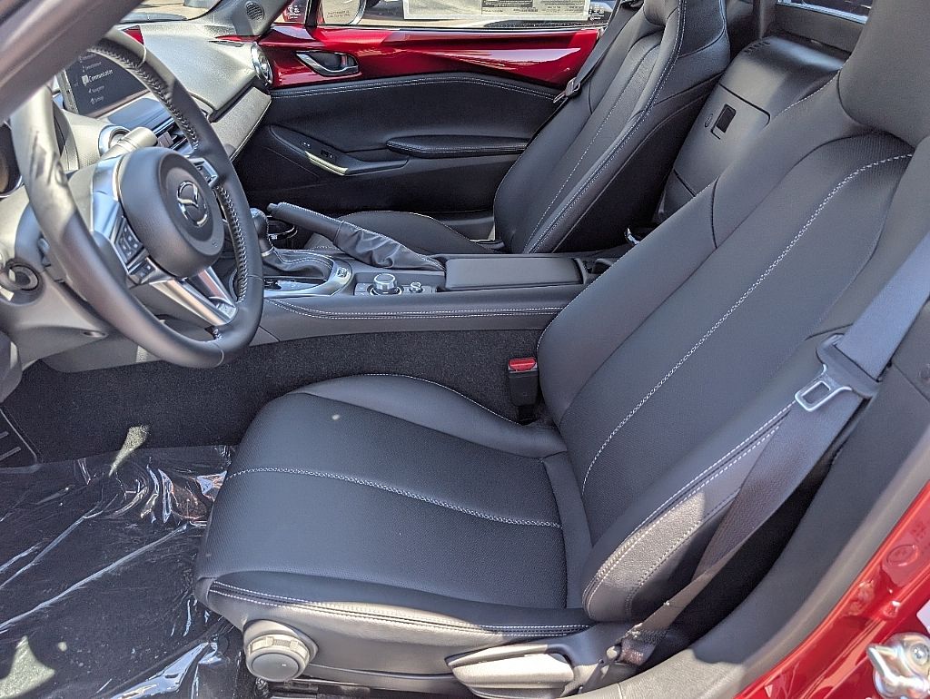 2025 Mazda MX-5 Miata Miata RF Grand Touring photo 18