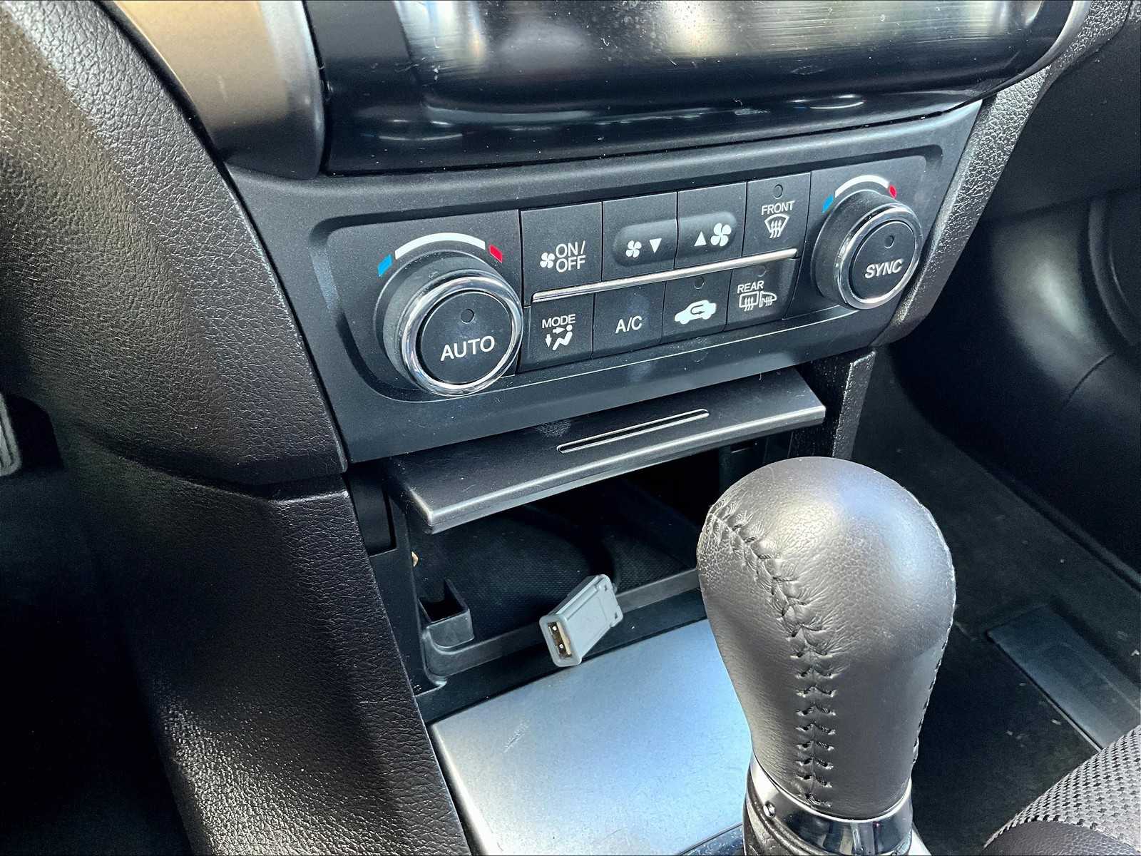 2013 Acura ILX 2.0L photo 26