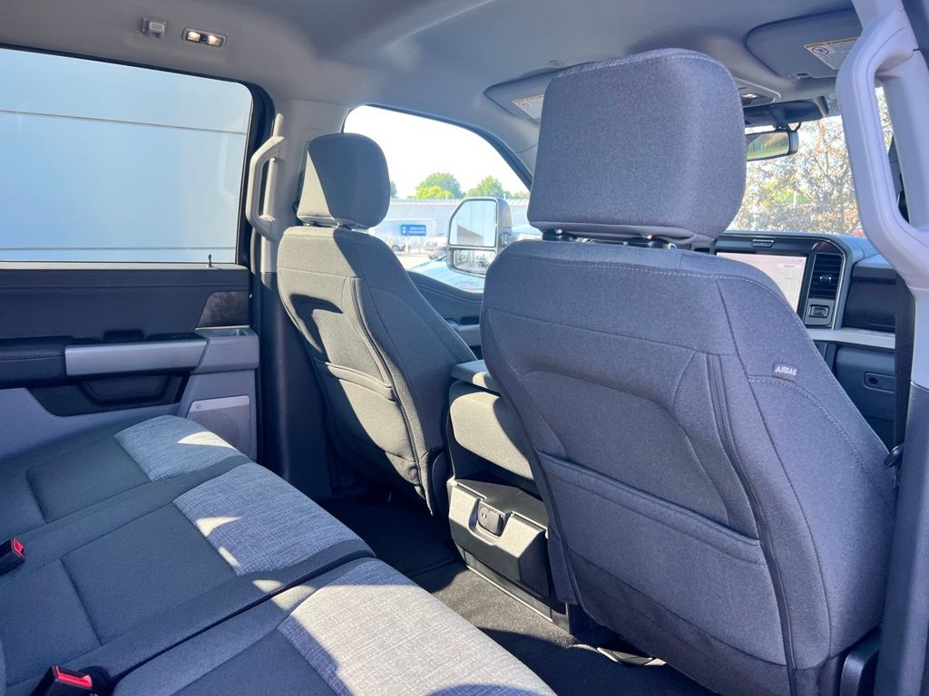 2025 Ford F-350 XLT photo 26
