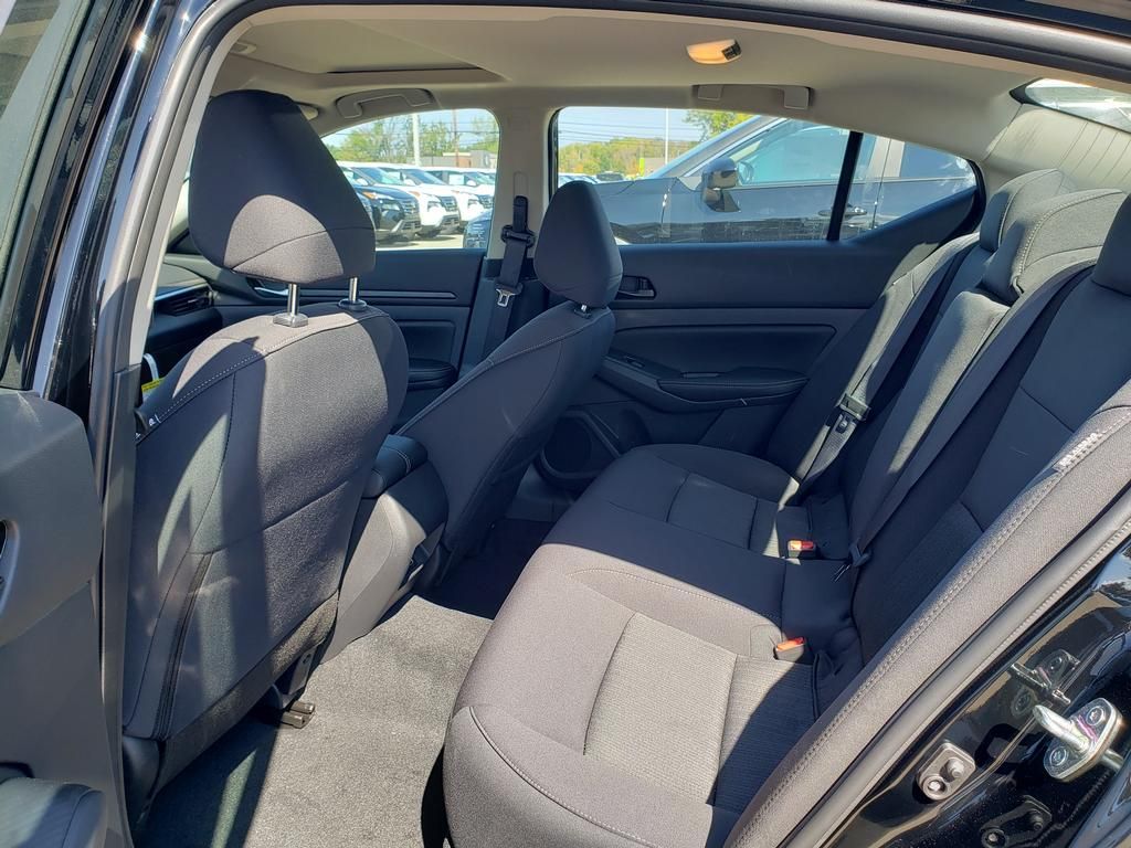 2025 Nissan Altima SV Special Edition photo 7