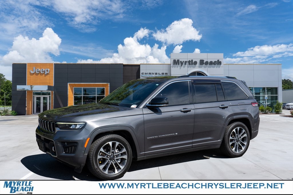 2022 Jeep Grand Cherokee Overland's photo