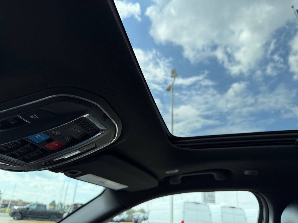 2025 Jeep Grand Cherokee Limited photo 20