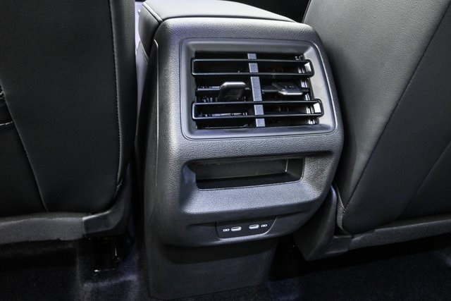 2025 Volkswagen Tiguan SE photo 19