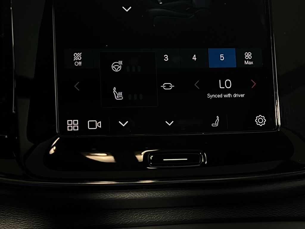 2023 Volvo XC40 Recharge Ultimate photo 15