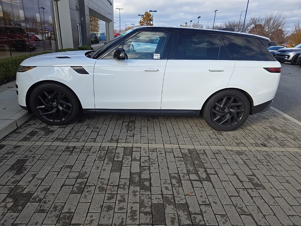 2023 Land Rover Range Rover Sport SE photo 2